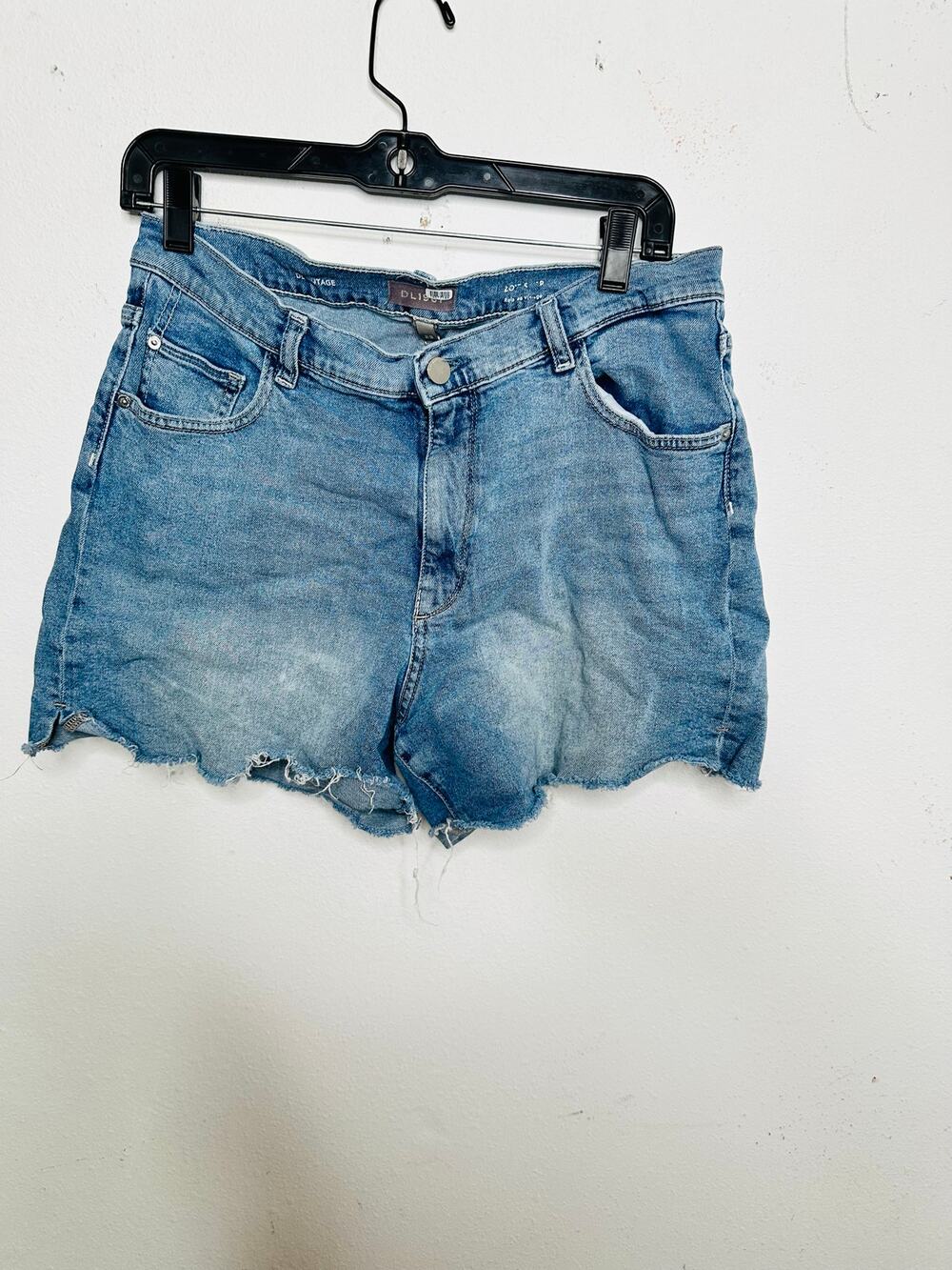 DL1961 Women's Blue Dark Wash Denim Relaxed Vintage Style Shorts Size 29